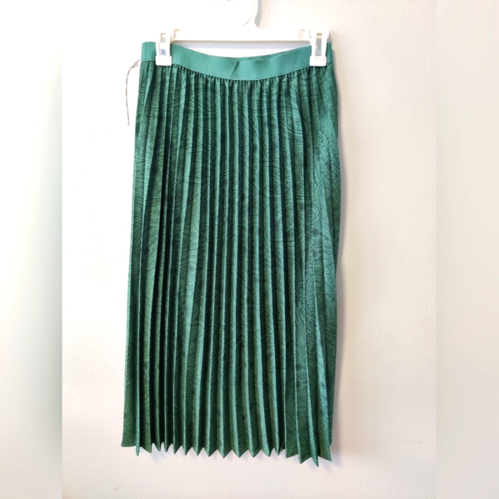 A New Day women's green paisley long pleated skirt elastic waist size small new